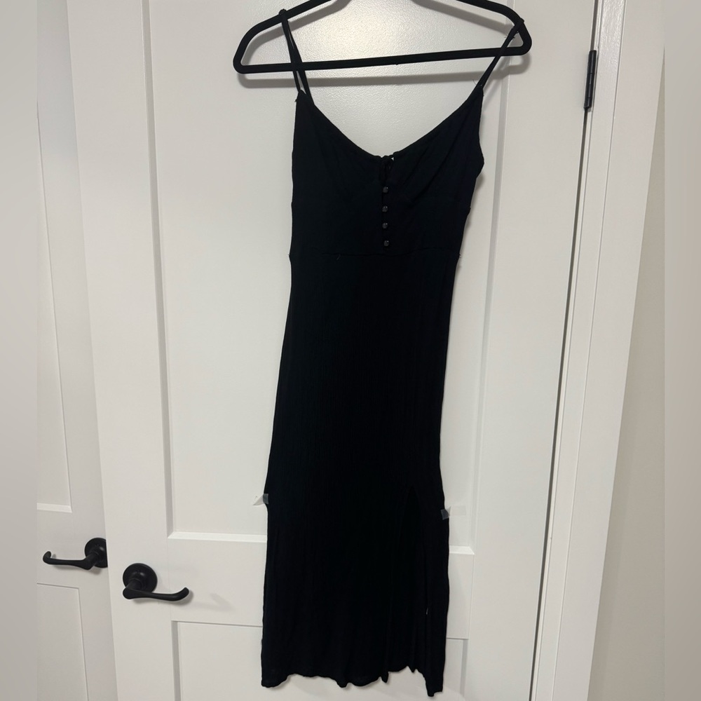 Black Sleeveless Dress